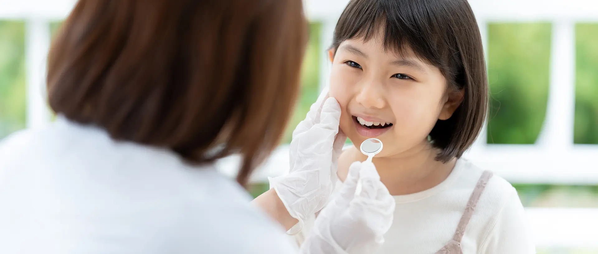 お子さまの不安と痛みに配慮した治療